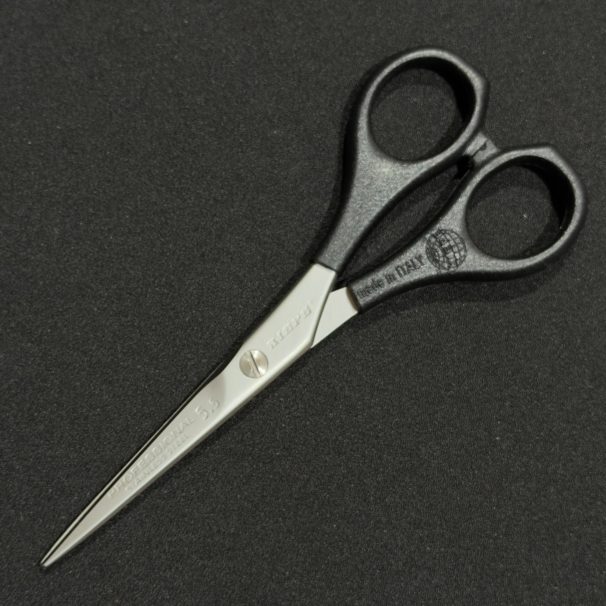 Kiepe 5.5” Plastic Handle Salon Scissor